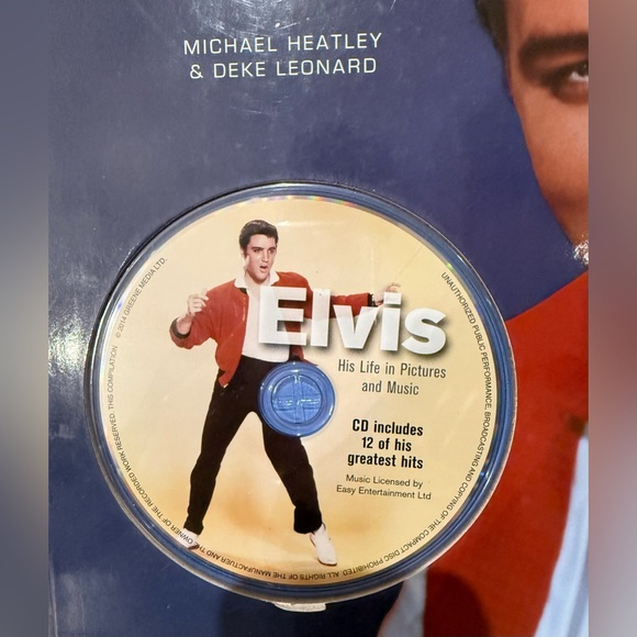 Elvis: His Life in Pictures and Music Book with CD - Picture 2 of 10